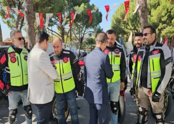 Güvenli motosiklet sürüş eğitimleri sürüyor