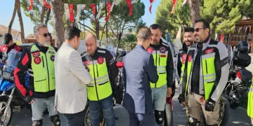Güvenli motosiklet sürüş eğitimleri sürüyor