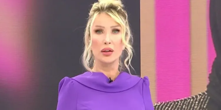 Seda Sayan, annesi için sevenlerinden dua istedi