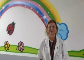 Motosiklet otomobille çarpıştı 1 ölü, 1 yaralı