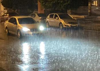 Yüksek kesimlerinde kar, sahilde yağmur