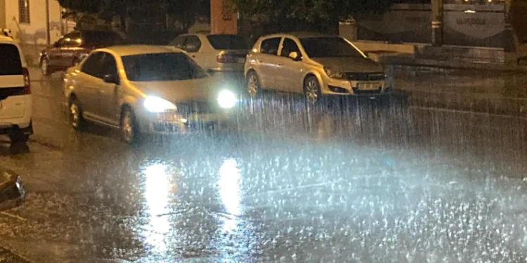 Yüksek kesimlerinde kar, sahilde yağmur