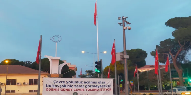 Azap Gölü’nün şansı, tepeli pelikanlar