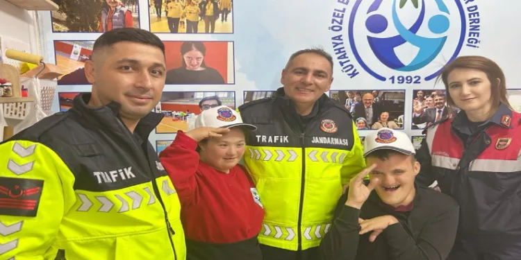 Elek ustaları baba mesleğini sürdürmek için direniyor