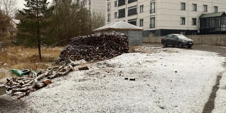 Karlıova’ya mevsimin ilk karı düştü