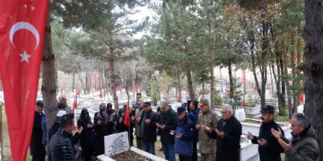 Şehidin silah arkadaşlarının 33 yıllık vefası