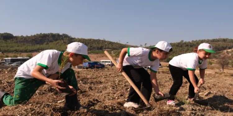 Milli Ağaçlandırma Günü’nde 22 bin fidan