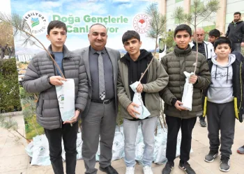 Bin adet çam fidanı dağıtıldı