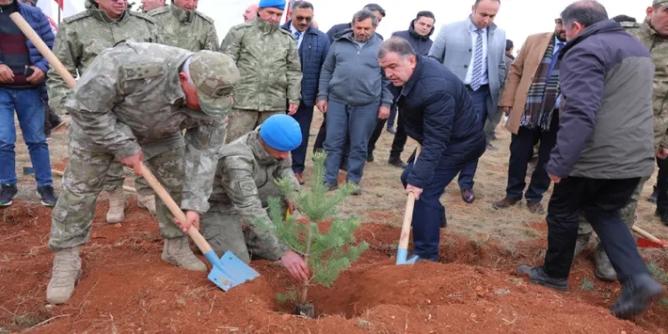 Geleceğe nefes için fidan dikildi