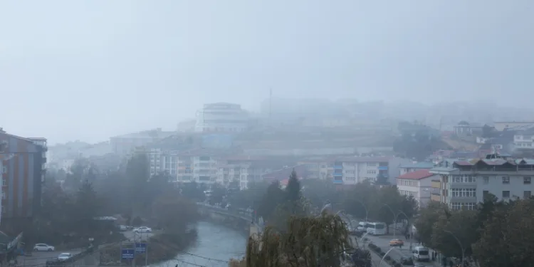 Bayburt’u sis kapladı