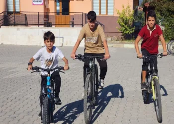 İyilik bir fidan için pedal çevirdiler