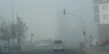 Üzerini sis tabakası kapladı