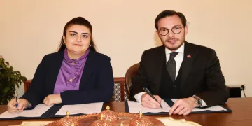 Üzerini sis tabakası kapladı