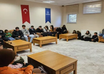 Emniyet Müdürü, gençlerle buluştu