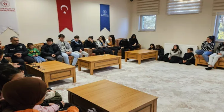 Emniyet Müdürü, gençlerle buluştu