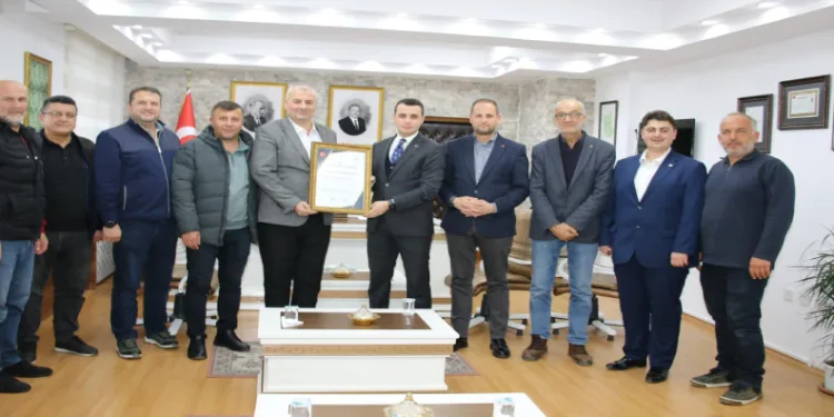 Alpay’a fahri hemşehrilik beratı verildi