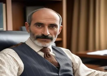 Fenomen muhtar, öldürülen çocuklar için şiir kaleme aldı