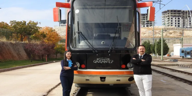İnönü’de tehlike saçan metruk bina yıkıldı