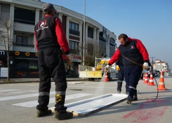 Düzce’de yaya çizgileri yenilendi