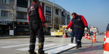 Düzce’de yaya çizgileri yenilendi