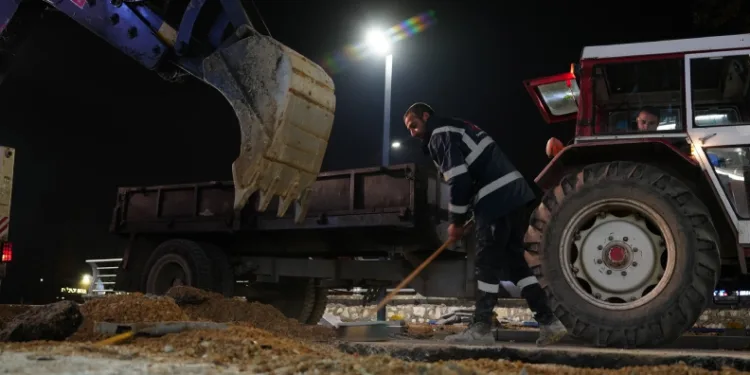 Elektrik hatları yer altına alındı
