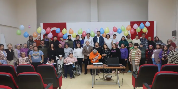Engelsiz Yaşamda doğum günü kutlaması