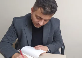 Raflardaki yerini aldı