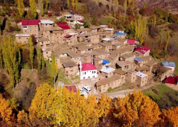 Taş evlerden oluşan köyler, fotoğraf tutkunlarını ağırlıyor