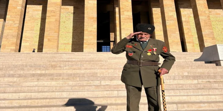 Kore gazisi ilk kez Anıtkabir’i ziyaret etti