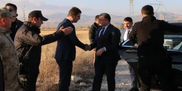 Kısmen yıkılan 600 yıllık kümbet