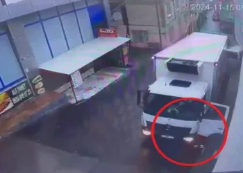 Bursa’da freni boşalan kamyon