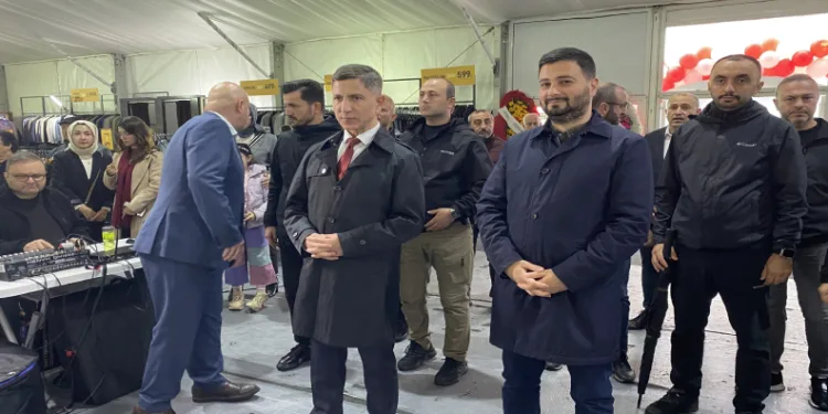 Kağıthane’de alışveriş günleri başladı