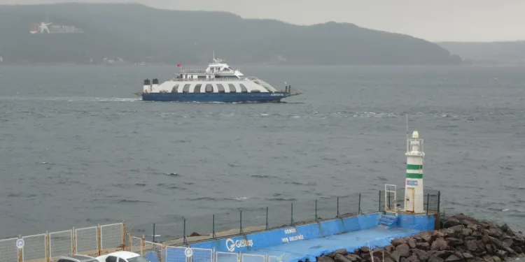 Bozcaada ve Gökçeada’ya feribot seferleri yapılamıyor