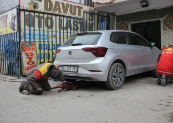 Oto lastikçilerde hareketlilik başladı