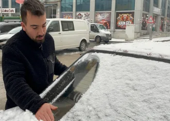 Sarıkamış yağan karla beyaza büründü
