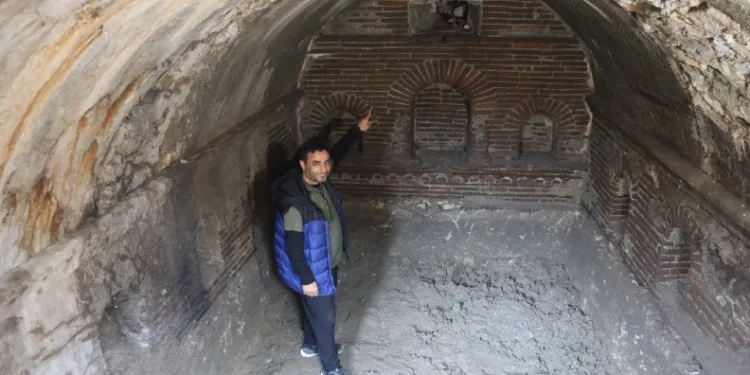 Binaların altında ortaya çıkan yapı merak uyandırdı