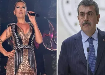 Yeni sevgilisiyle sahnede öpüştü