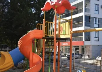Parklarda yenileme çalışmaları