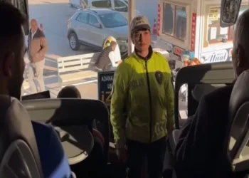 Ziraat mühendisi, babasından öğrendiği bıçakçılıkla hayatını sürdürüyor