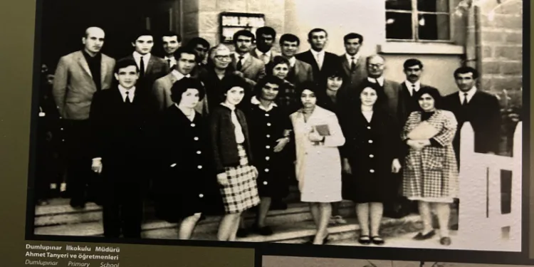 Müzede annesinin fotoğrafını gördü