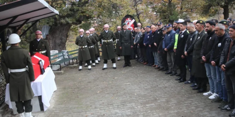 Kıbrıs gazisi son yolculuğuna uğurlandı