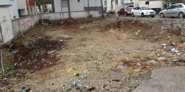 Depremzedeler, evlerinin inşa edilmesini istiyor