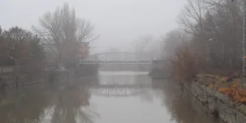 Uçak seferleri ertelendi