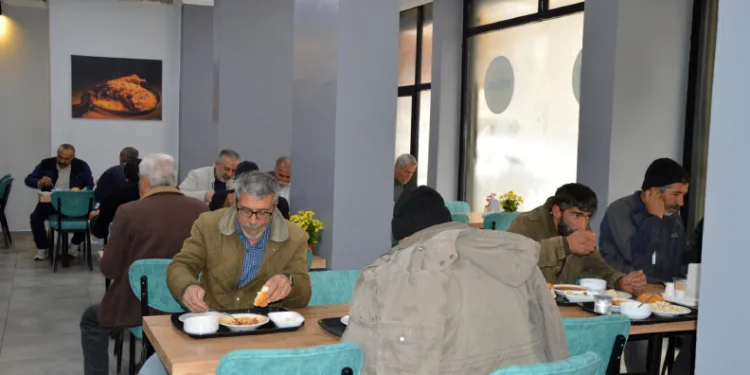 Halk lokantasına yoğun ilgi
