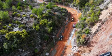Alanya Belediyesi’nden yağmurda kapanan yollara anında müdahale