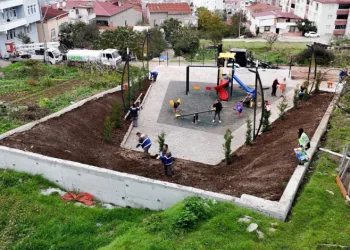 Canik’te çocuklara yeni parklar
