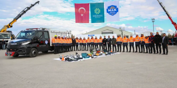 Meram Belediyesi arama kurtarma ekibi kurdu