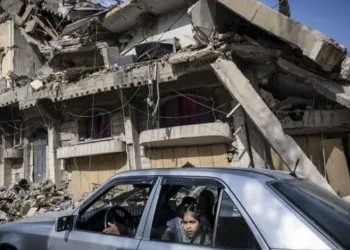 İsrail Gazze’de sivilleri ve kurtarma ekiplerini hedef aldı