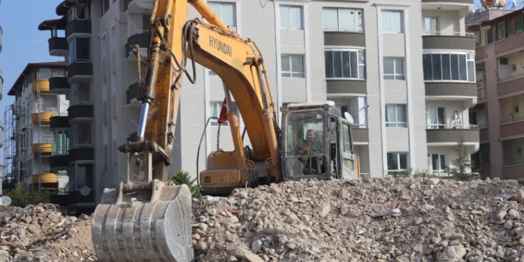 Maaşlarıyla merak uyandıran iş makinası operatörleri