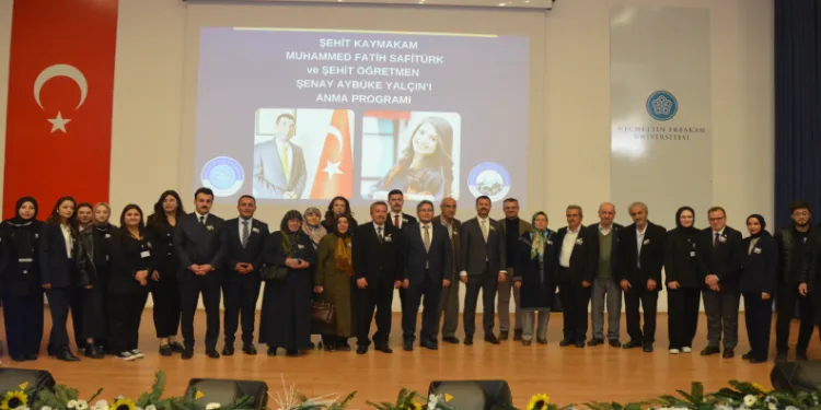 Şehit kahramanlar dualarla anıldı